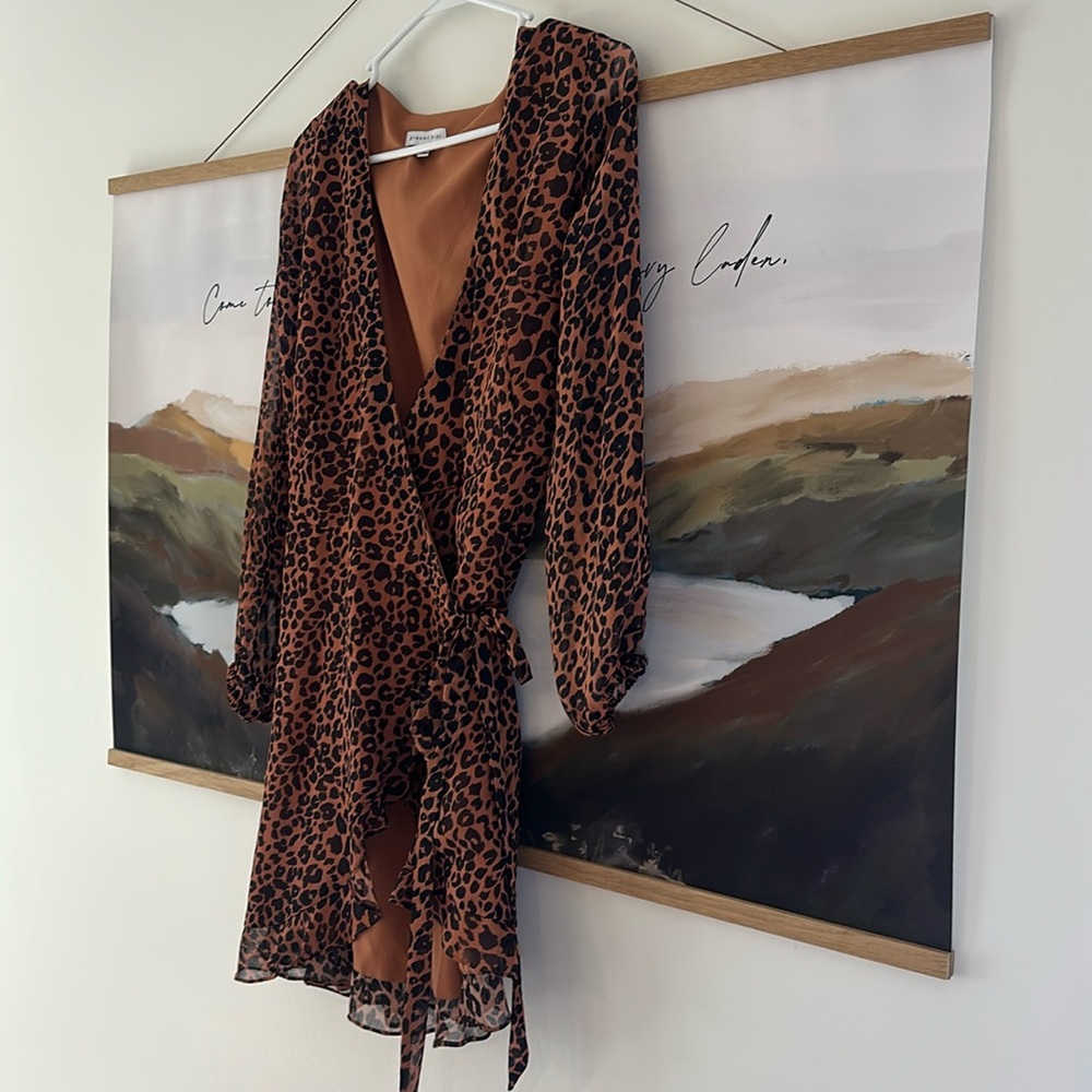 Gianni Bini size M animal print wrap dress